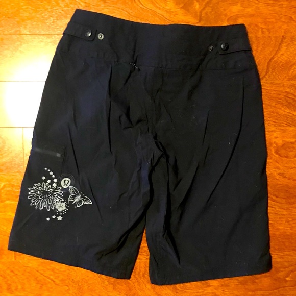 Lululemon shorts - Picture 4 of 4